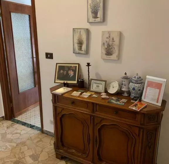 ペンション Affittacamere Serravalle Shopping