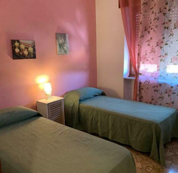 펜션 Affittacamere Serravalle Shopping