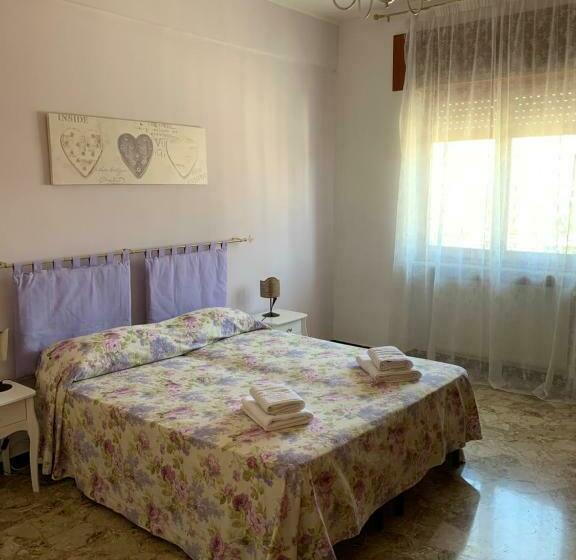 펜션 Affittacamere Serravalle Shopping