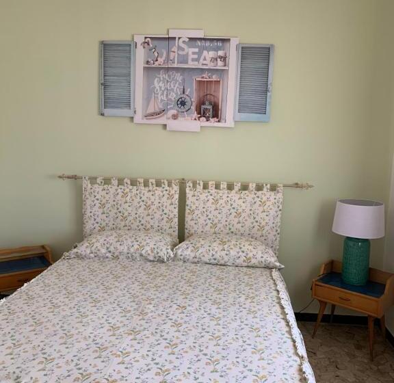 펜션 Affittacamere Serravalle Shopping