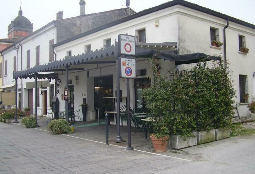 פנסיון Al Cacciatore