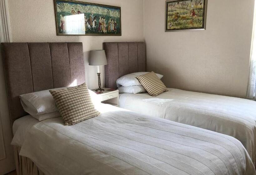 مبيت وإفطار Helena Host Family