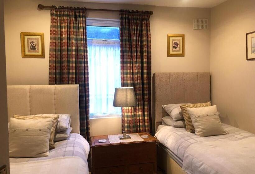 مبيت وإفطار Helena Host Family