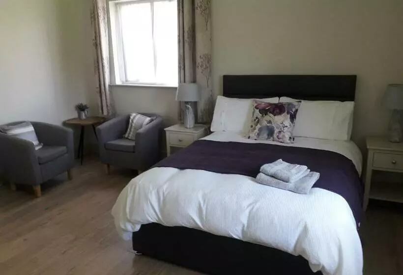 ベッドアンドブレックファースト Lakeside Loughrea