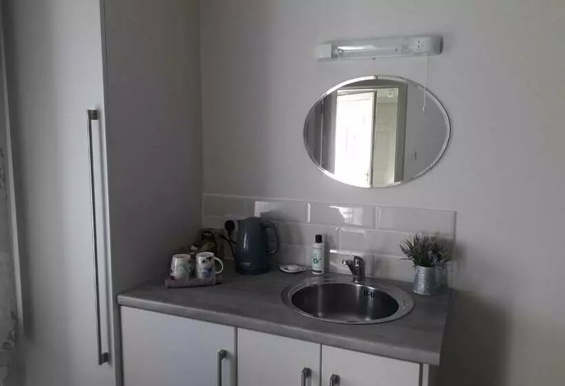 ベッドアンドブレックファースト Lakeside Loughrea