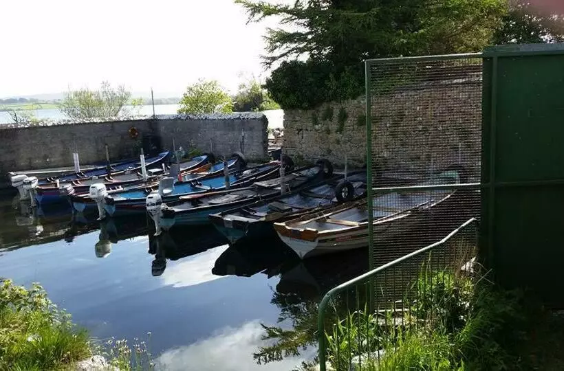 ベッドアンドブレックファースト Lakeside Loughrea