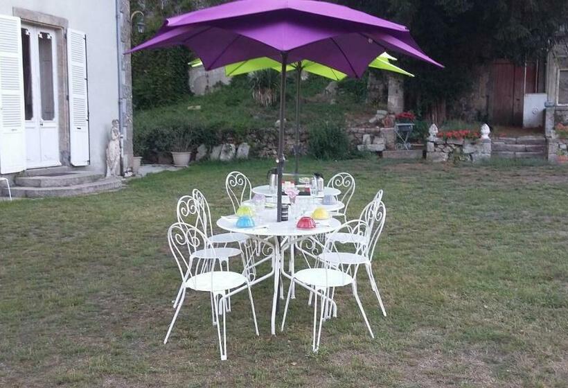 ベッドアンドブレックファースト Les Hôtes Du Prieuré