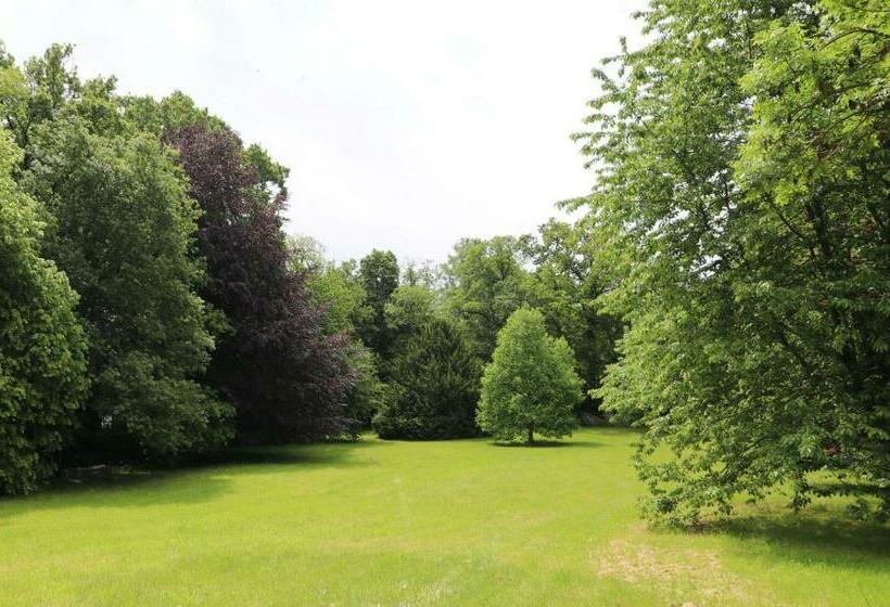 ベッドアンドブレックファースト Les Hôtes Du Prieuré