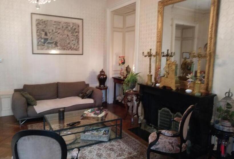 ベッドアンドブレックファースト Les Hôtes Du Prieuré