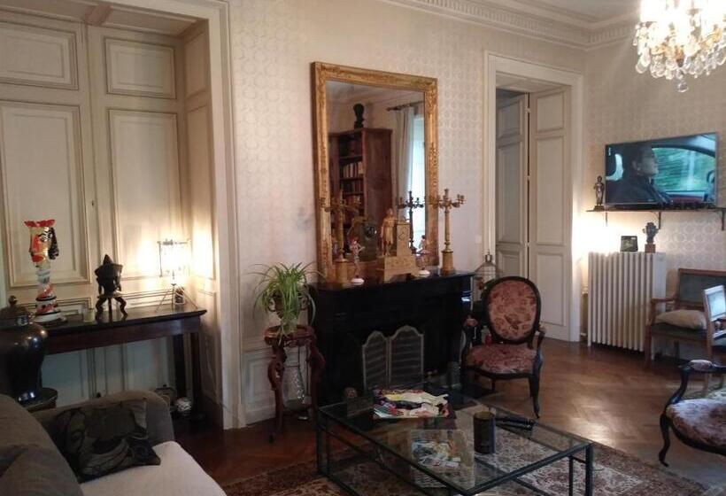 ベッドアンドブレックファースト Les Hôtes Du Prieuré