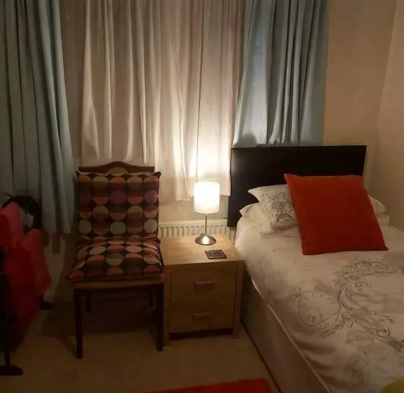 ベッドアンドブレックファースト Homely Haven, Dunfermline