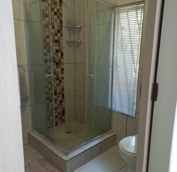 פנסיון Tropical Paradise Guest House