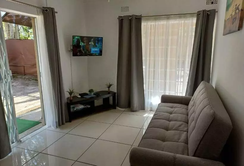 Majatalo Tropical Paradise Guest House