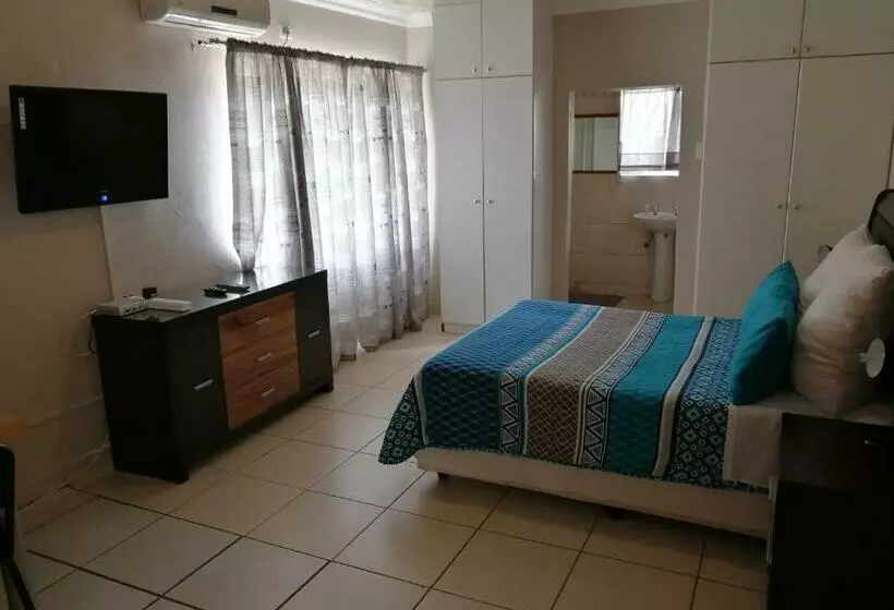 Majatalo Tropical Paradise Guest House