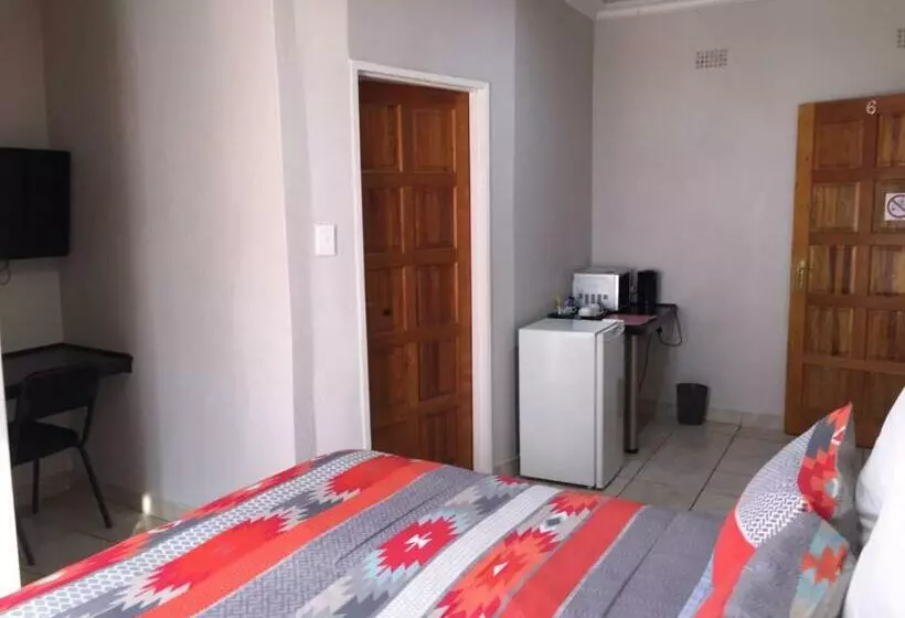 Majatalo Tropical Paradise Guest House