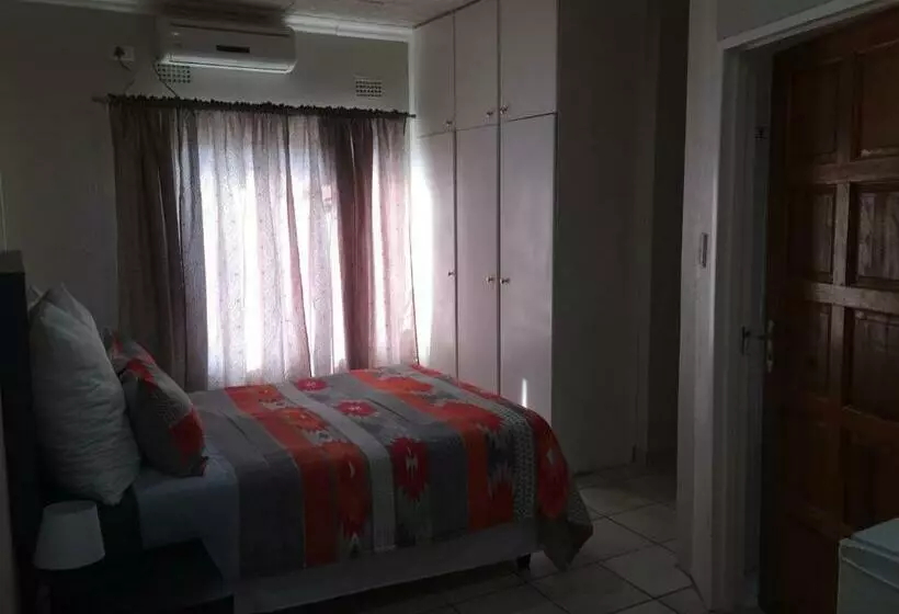 Majatalo Tropical Paradise Guest House