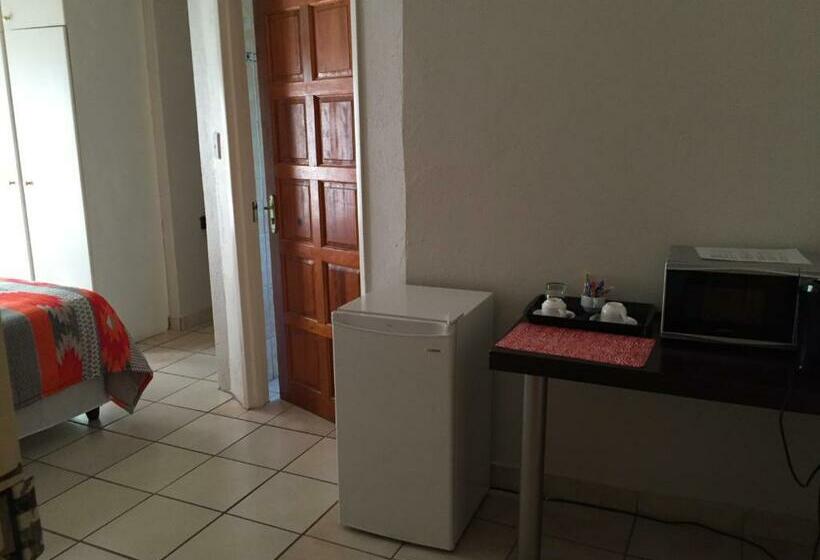 פנסיון Tropical Paradise Guest House