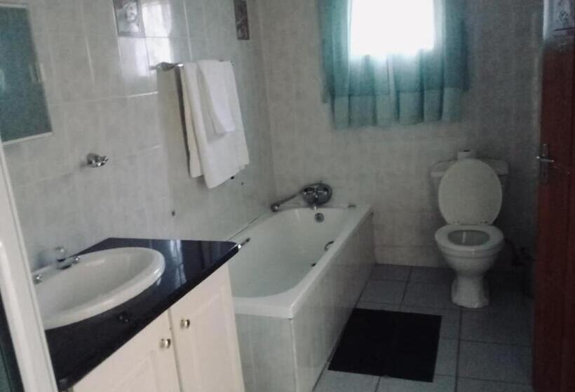 פנסיון Tropical Paradise Guest House