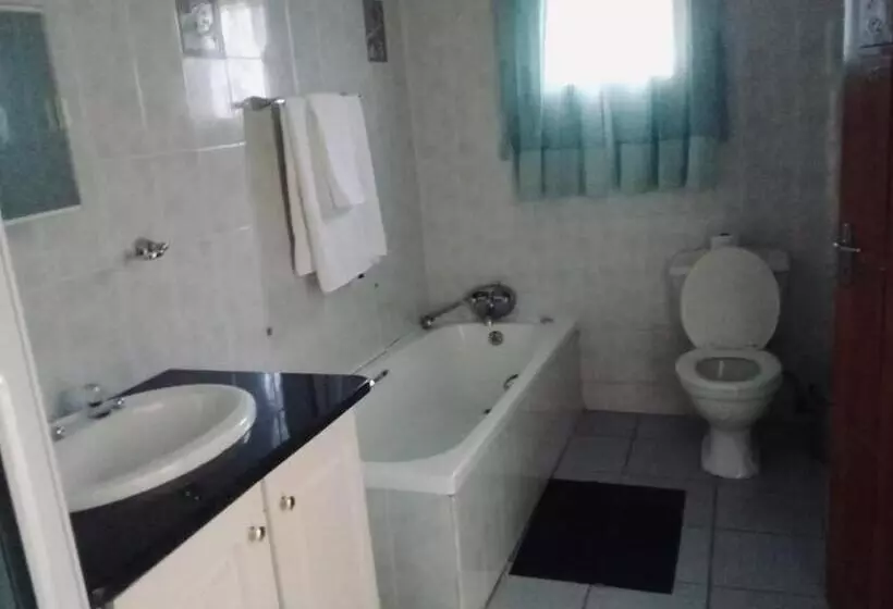 Majatalo Tropical Paradise Guest House