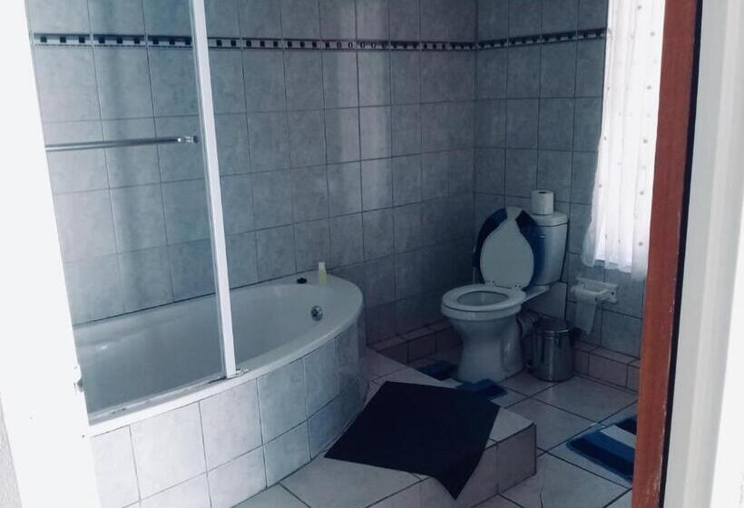 פנסיון Tropical Paradise Guest House