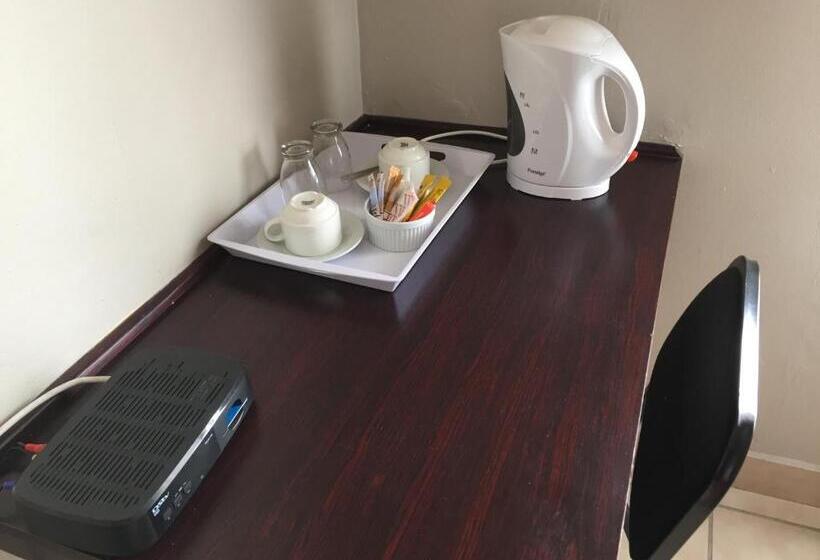 פנסיון Tropical Paradise Guest House