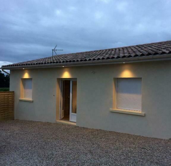 مبيت وإفطار Au Charmant Des Vignes