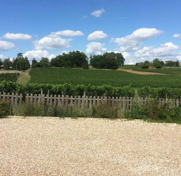 تختخواب و صبحانه Au Charmant Des Vignes