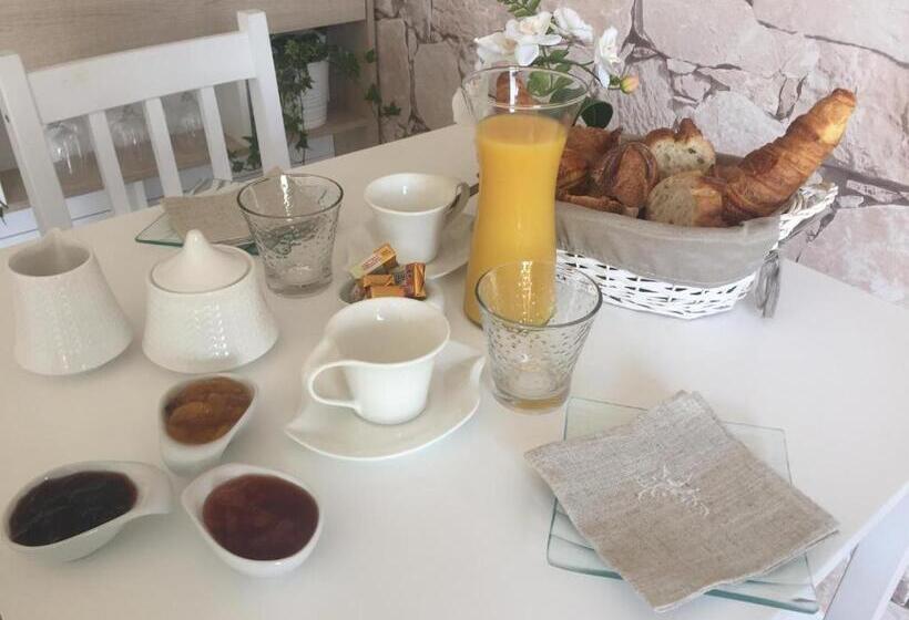 تختخواب و صبحانه Au Charmant Des Vignes