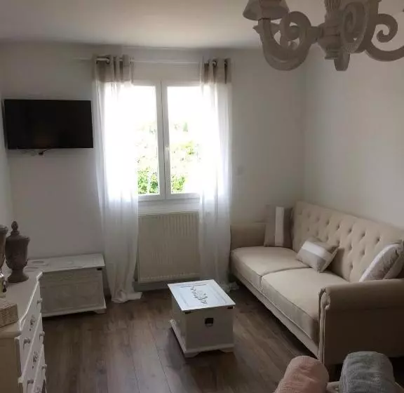 Aamiaismajoitus (B&B) Au Charmant Des Vignes