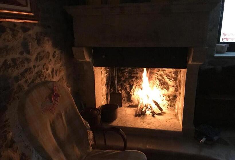 ベッドアンドブレックファースト Borgo La Forgia