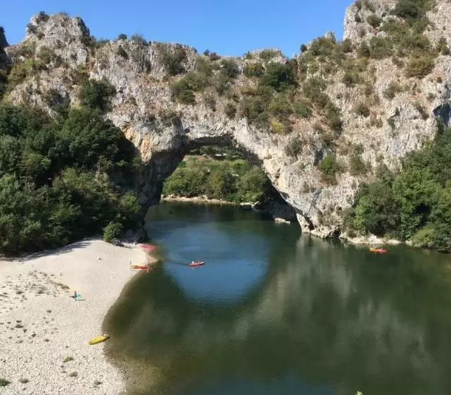 Aamiaismajoitus (B&B) Mas De Costebelle