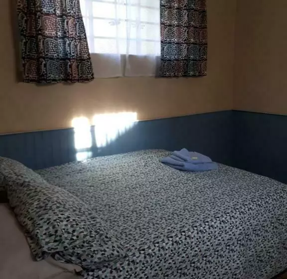 تختخواب و صبحانه Vivian S Cottage