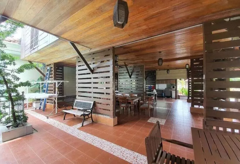 Hotelli Alia Express Villa Temila