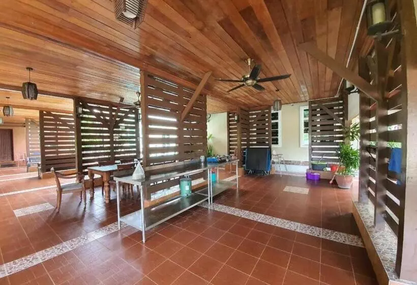 Hotelli Alia Express Villa Temila