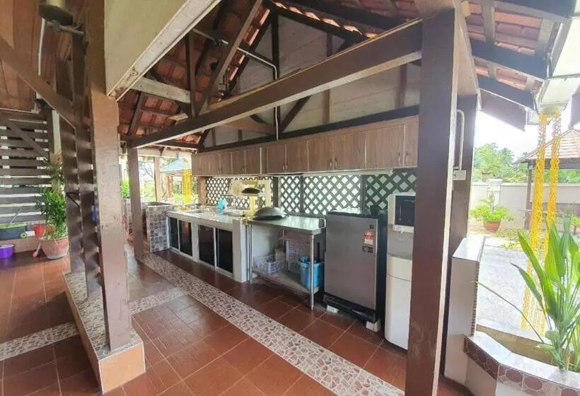 Hotelli Alia Express Villa Temila