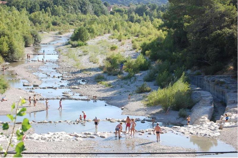 بنسيون A L Ombre Du Ventoux