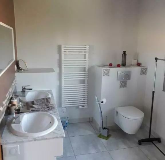 Majatalo Guest House Domaine Des Grouilleres