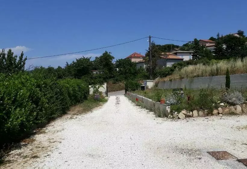 Majatalo Guest House Domaine Des Grouilleres