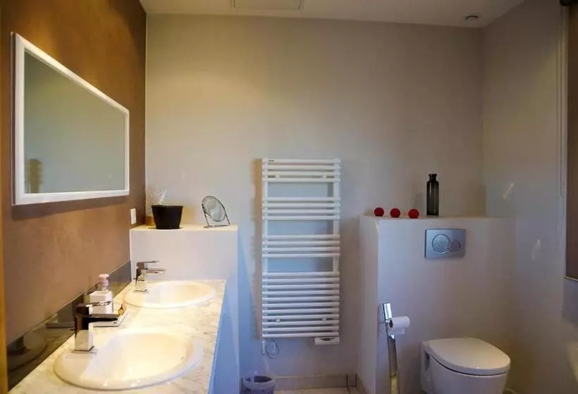 Majatalo Guest House Domaine Des Grouilleres