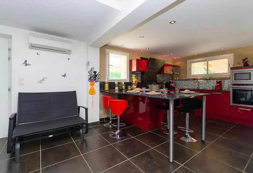 Majatalo Guest House Domaine Des Grouilleres