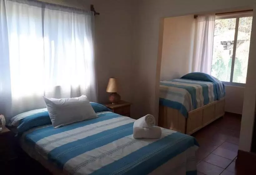 ペンション La Vivienda Villa