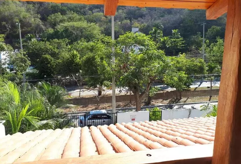 ペンション La Vivienda Villa