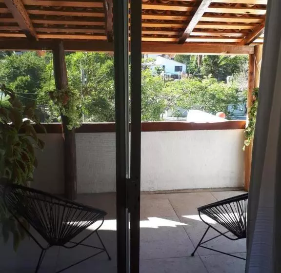 ペンション La Vivienda Villa