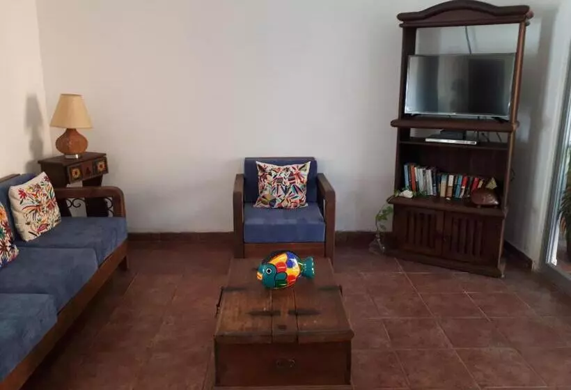 ペンション La Vivienda Villa