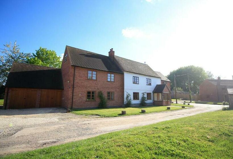 Three Ways Farmhouse B&b