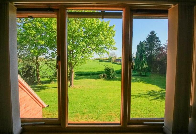 Three Ways Farmhouse B&b