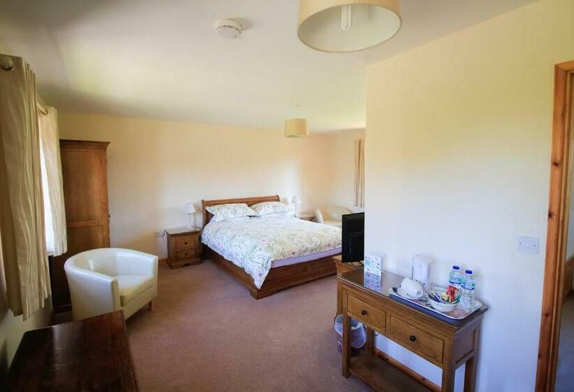 Three Ways Farmhouse B&b