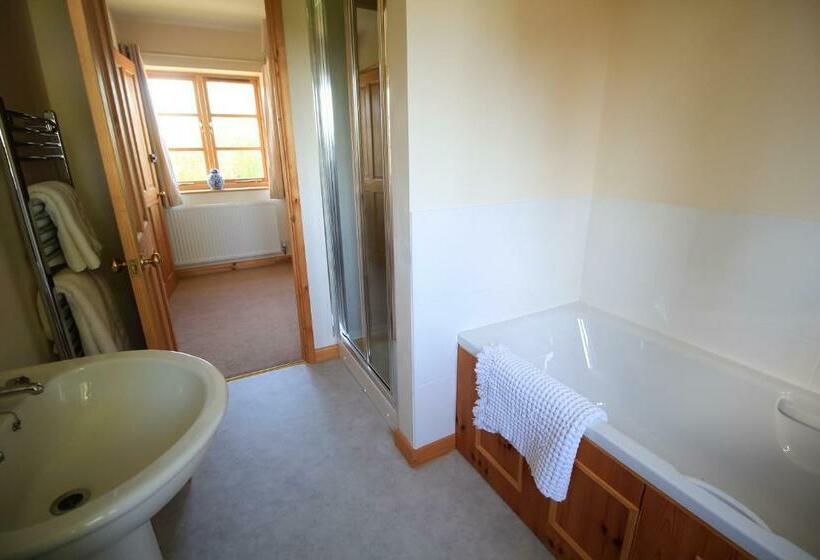 Three Ways Farmhouse B&b