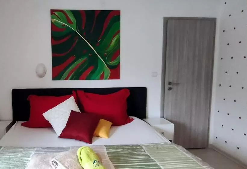 پانسیون Apartments & Rooms Saša