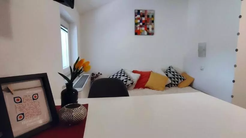 پانسیون Apartments & Rooms Saša